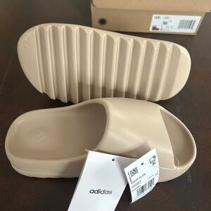 Adidas Yeezy Slides size 5 NWT